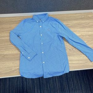 NEVER WORN! Vineyard Vines boys button down. Size: M
